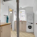 Appartement Awesome In V